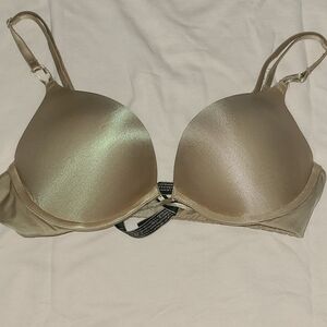 Victoria's Secret bombshell bra
